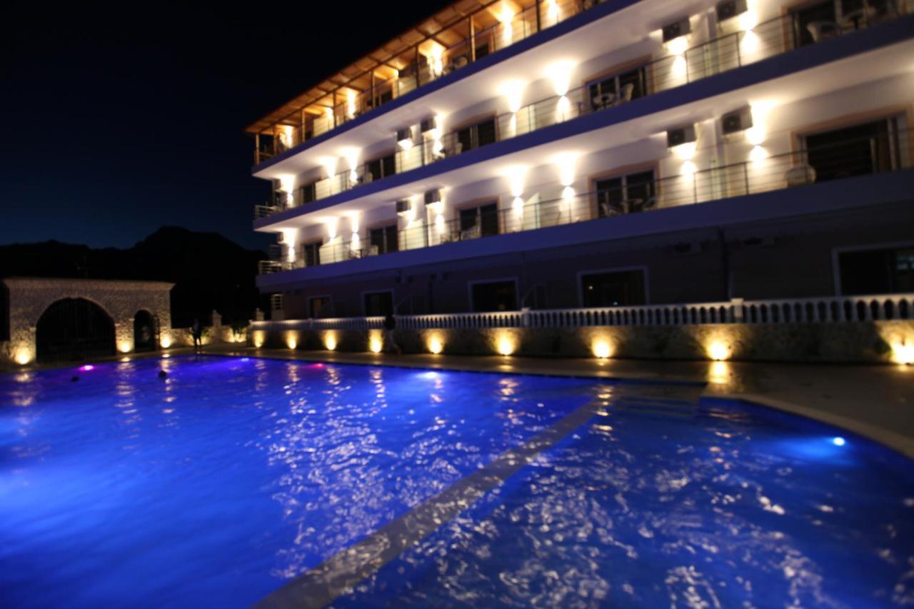 Hotel Riviera Borsh Buitenkant foto