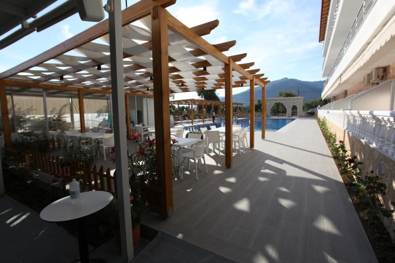 Hotel Riviera Borsh Buitenkant foto